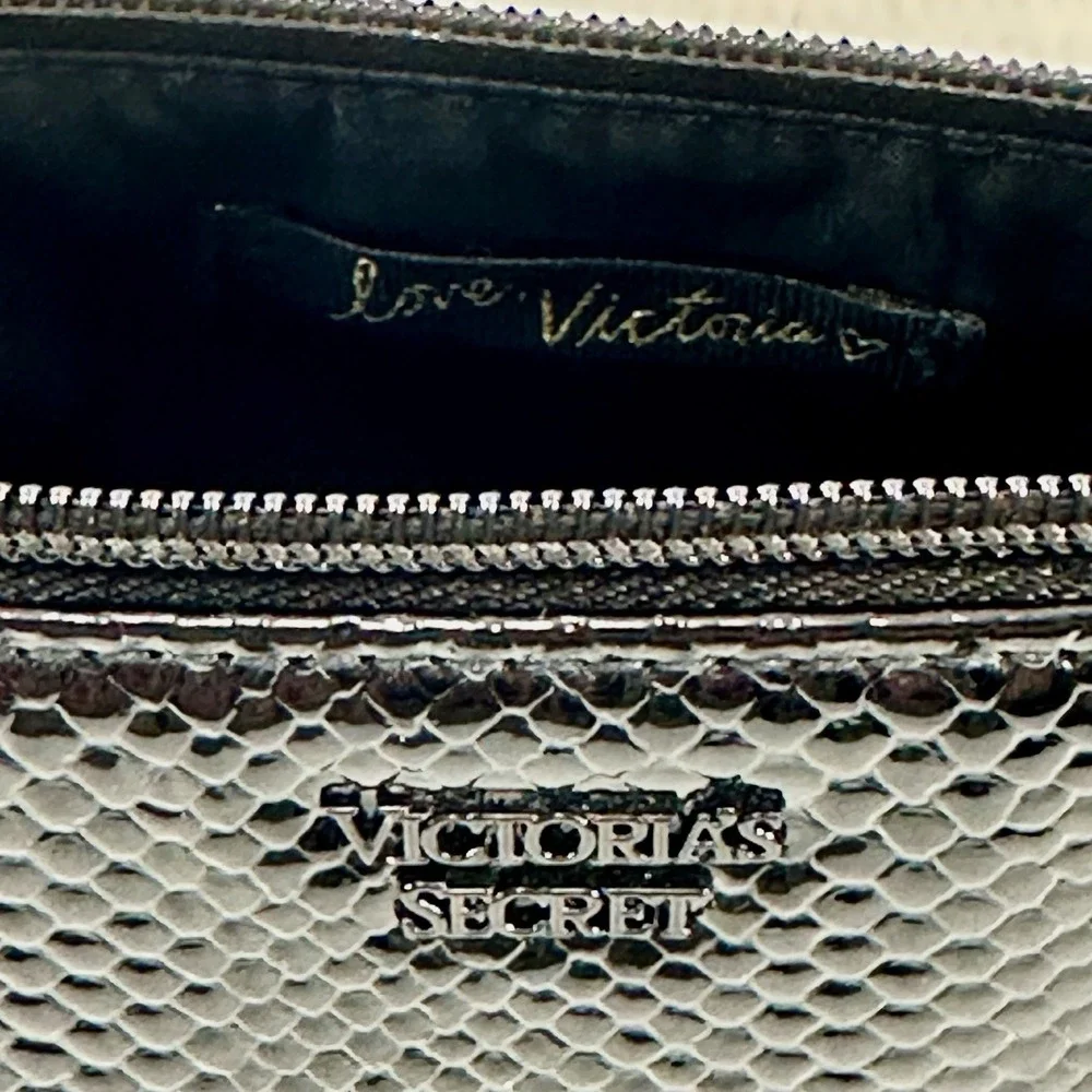 Victorias Secret chic victoria